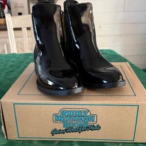 Smoky Mountain Kids Black Patent Ankle Boots